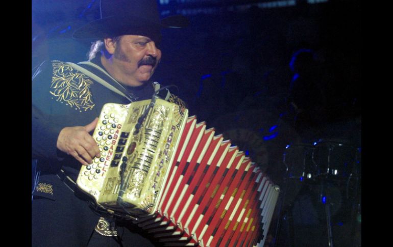 El cantante Ramón Ayala es homenajeado por su trayectoria en la música norteña.  /