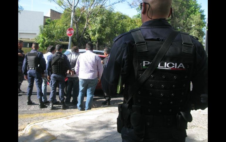 Los hombres fueron trasladados a las instalaciones de los separos municipales de la Policía de Guadalajara.  /