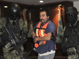 Militares mexicanos custodian a Luis Jesús Sarabia Ramón, alias Pepito. EFE  /
