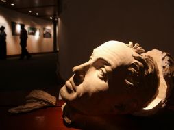 Vista de una escultura destruida por el terremoto de enero de 2010, exhibida en el Museo Panteón Nacional. EFE  /