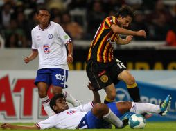 Las acciones fueron muy disputadas en el Estadio Jalisco. MEXSPORT  /