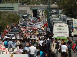 Estudiantes de la Normal Rural de Ayotzinapa conmemoran el primer mes del asesinato de dos de sus compañeros en Chilpancingo. NTX  /