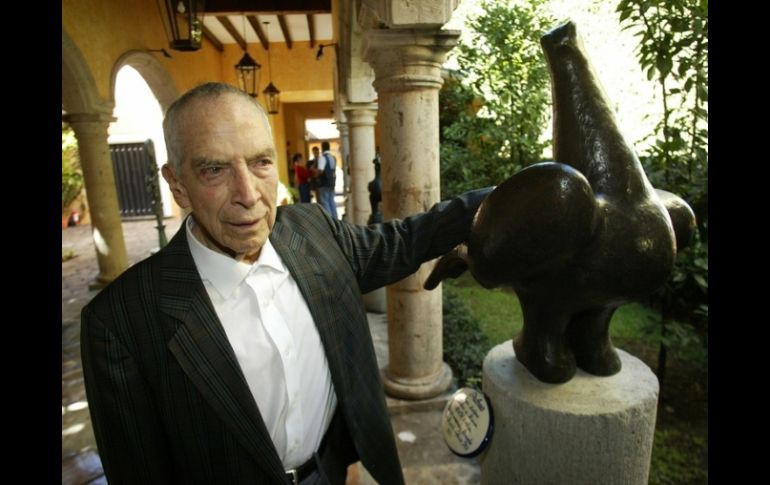 En 2006, el pintor y escultor jalisciense Juan Soriano recibe la Orden al Mérito del gobierno de Polonia.  /