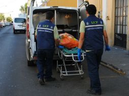 La víctima fue llevada a la morgue de la Zona Metropolitana de Guadalajara en espera que sea reconocida.  /