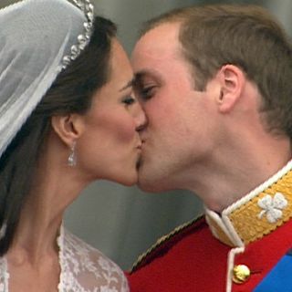 Cinco consejos para un gran beso de bodas