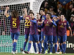 Los elementos del Barcelona celebran uno de los goles en la victoria sobre el Betis. REUTERS  /