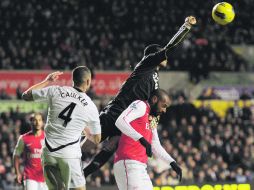 El francés Henry (der.) volvió al equipo donde consiguió los mejores éxitos de su carrera en la década pasada. AFP  /