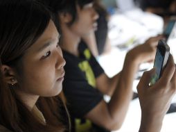 Aumentaron los usuarios que se conectan a través de sus teléfonos móviles. ARCHIVO  /