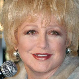 Angélica María, muy emocionada por convertirse en abuela