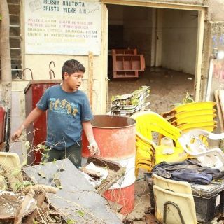 Vecinos de La Martinica se quejan por lento avance en reubicación