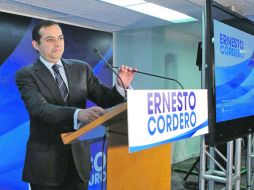 Ernesto Cordero alista la rueda de prensa en la que reconoció que la interna estará muy peleada. EL UNIVERSAL  /