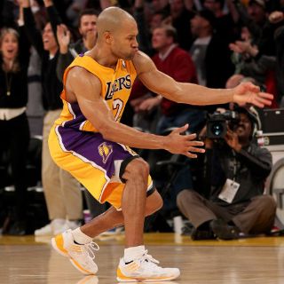 Derek Fisher rompe la racha de cinco victorias de Dallas