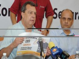 Legisladores consideran que entorpece investigación de asesinatos al no dejar el cargo. NOTIMEX  /