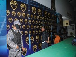 Según la PGR, con el decomiso se detuvo la comercialización de un millón 219 dosis de estupefacientes.  /