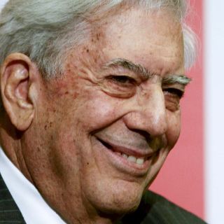 Exdirectores del Cervantes consideran inmejorable la oferta a Vargas Llosa