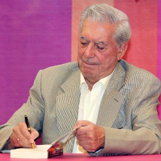 Lamenta gobierno español negativa de Vargas Llosa para el Cervantes