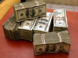 El mínimo a la venta del dólar es 12.40 pesos.  /