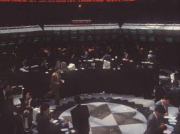 La bolsa perdió 0.79% a 37 mil 384.21 puntos.  /