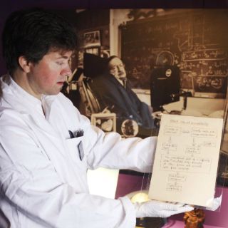 Museo de Ciencia en Londres celebra aniversario de Stephen Hawking