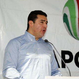 Vielma se va un mes; lo sustituye Karla Torres