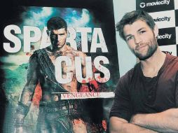 Liam McIntyre (foto) tiene a su cargo la serie que alcanzó el éxito con el fallecido Andy Whitfield. EL UNIVERSAL  /