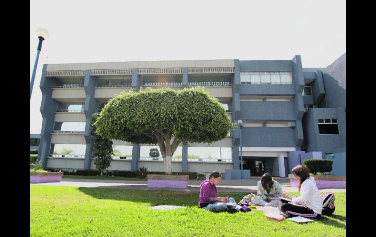 La Univa cuenta con amplias áreas verdes, recreativas y de formación académica.  /