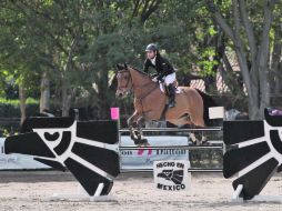 Diego Romo, a lomos de “Vince”, superó en el desempate posterior a Héctor Caro y a Marco de la Torre.  /