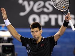 Novak Djokovic celebra después de derrotar a Hewitt durante su partido de cuarta ronda en el torneo de tenis Abierto de Australia. AP  /