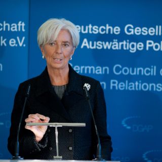 Europa necesita un 'cortafuegos mayor' para salir de la crisis: FMI