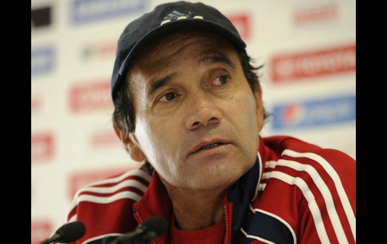 'Consideré que no era prudente seguir afectando a una gran institución', declara Fernando Quirarte, ex técnico de Chivas.  /