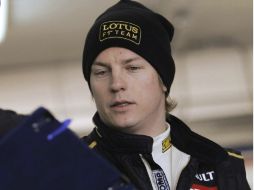 Kimi Raikkonen se siente feliz de haber entrado rápidamente en materia y adaptarse . EFE  /