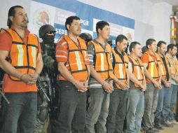 La Procuraduría General de la República presentó a 10 personas, entre ellas a dos mujeres, detenidas el viernes pasado.  /