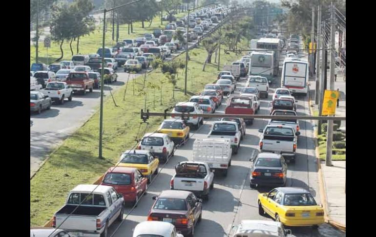 Para los especialistas, el gran tema pendiente en la ciudad es el transporte público masivo.  /