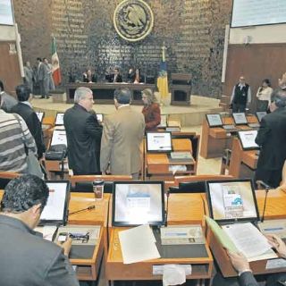 Por opacidad en gasto, reprueban al Congreso