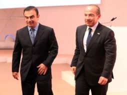 Nissan invertirá dos mil MDD para construir una nueva fábrica en México. En la foto, Felipe Calderón con Carlos Ghosn. NOTIMEX  /
