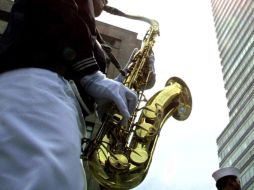 El saxofonista considera que para sobresalir en la escena del jazz se deben acudir a las destacadas figuras del género músical. ARCHIVO  /