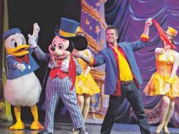 El elenco, encabezado por Mickey Mouse, cautivó a chicos y grandes.  /