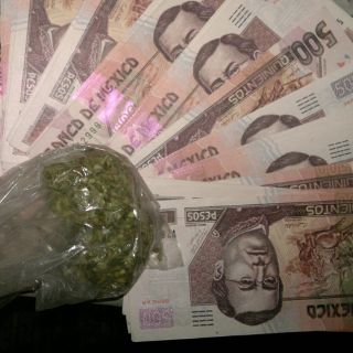 Capturan a tres personas con 40 mil pesos falsos