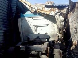 En el lugar se encontraron dos motores y una cabina de tráiler Kenworth. ESPECIAL  /