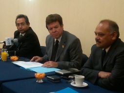Conferencia de prensa en el Colegio de Ingenieros Mecánicos y Electricistas del Estado de Jalisco.  /