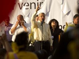 En su paso por Guadalajara, López Obrador pide que no se vea con odio a los del PRI y PAN.  /