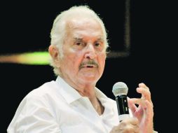 Carlos Fuentes asiste al “Hay Festival” en su 7a. edición anual con decenas de escritores, músicos y actores de todo el mundo. EFE  /