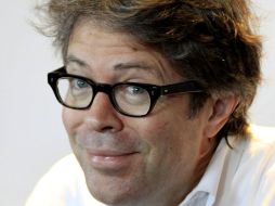 Su modestia contrastó con el éxito que ha obtenido su última novela, un fenómeno literario. EFE  /