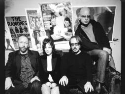 La producción del material corre a cargo de Garbage, con la colaboración del ingeniero Billy Bush.  /