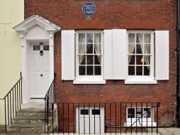 Fachada de la casa donde nació Charles Dickens, en Inglaterra. EFE  /