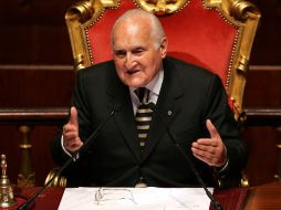 Tras dejar la presidencia en 1999 fue nombrado senador vitalicio. REUTERS  /