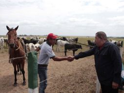 Hugo Chávez informó que emitirá unos bonos agrícolas que serán entregados a la banca para financiar al sector. REUTERS  /