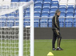 José Mourinho sigue en la polémica ante una posible salida del Real Madrid. EFE  /