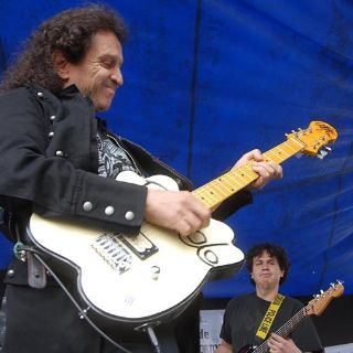 Alex Lora llama a apoyar a comunidades rarámuris