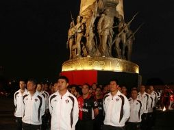Jugadores y directivos de Atlas durante la toma de su foto oficial esta noche. MEXSPORT  /